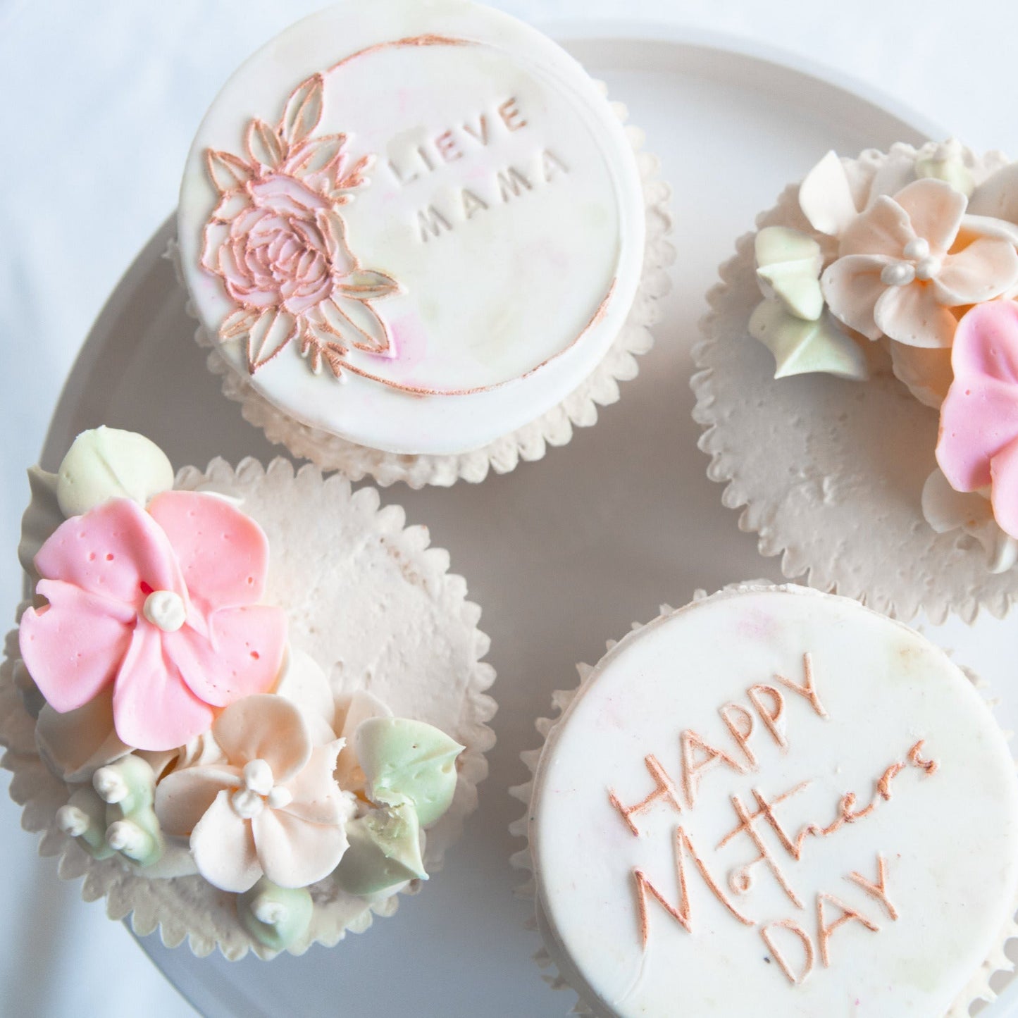 bloemen krans cupcakes bestellen zeist bezorgen utrecht driebergen verjaardag