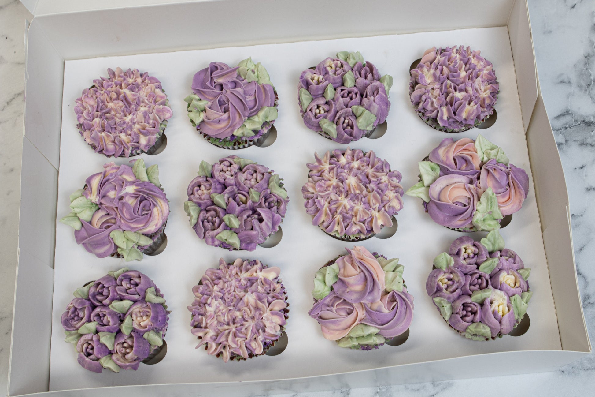 bloemen cupcakes lila paars bestellen zeist utrecht bakkerij bakker taart verjaardag kraamvisite traktatie driebergen geboorte moederdag doorn houten odijk bosch en duin bilthoven bunnik