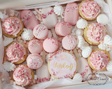 Afbeelding in Gallery-weergave laden, babyshower geboorte cupcakes macarons sweetbox traktatie online bestellen zeist driebergen soesterberg utrecht houten odijk austerlitz 
